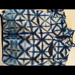 Blue and white synchilla Patagonia pullover